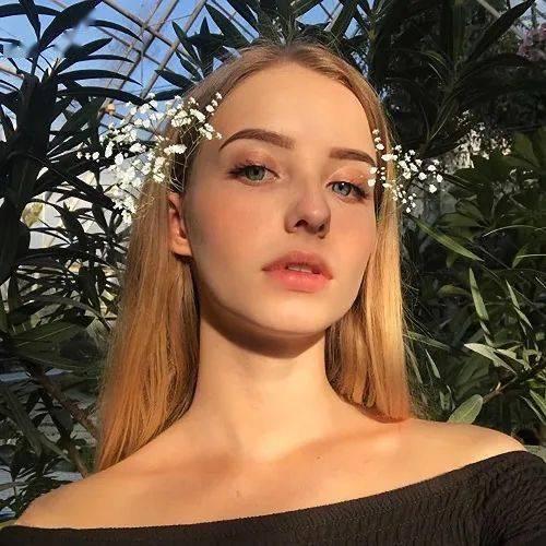 外国人图片女,捕捉外国美女的瞬间魅力