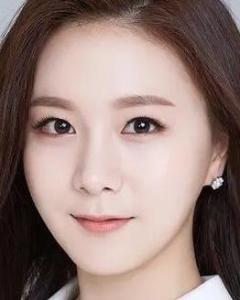 尹秀图片,探寻东方美学的独特魅力  第2张