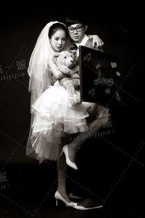 黑婚纱图片,时尚与哀伤的完美融合  第2张