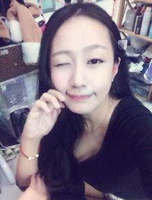 新加坡女主播和男友,甜蜜男友引关注 第2张 新加坡女主播和男友,甜蜜男友引关注 第2张