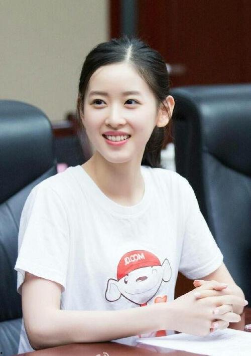 章泽天个人资料,奶茶妹妹的蜕变之路 第3张 章泽天个人资料,奶茶妹妹的蜕变之路 第3张