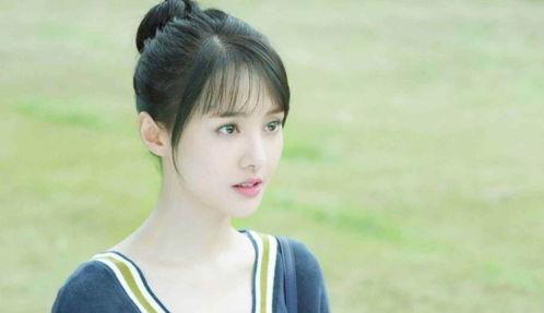 明星郑爽,从青春偶像到争议焦点，她的成长之路与情感纠葛”