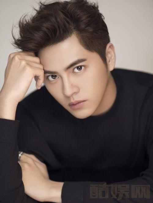 恩皓个人资料,才华横溢的年轻艺术家，用镜头讲述人生故事  第2张